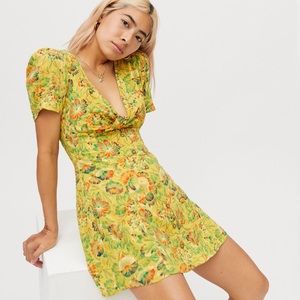 Urban Outfitters size Small twist-front mini